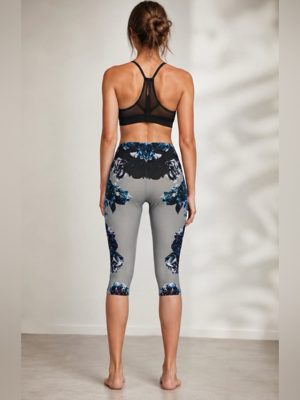 AllSaints Floral Print Capri Leggings in Gray and Blue - Picture 2 of 9